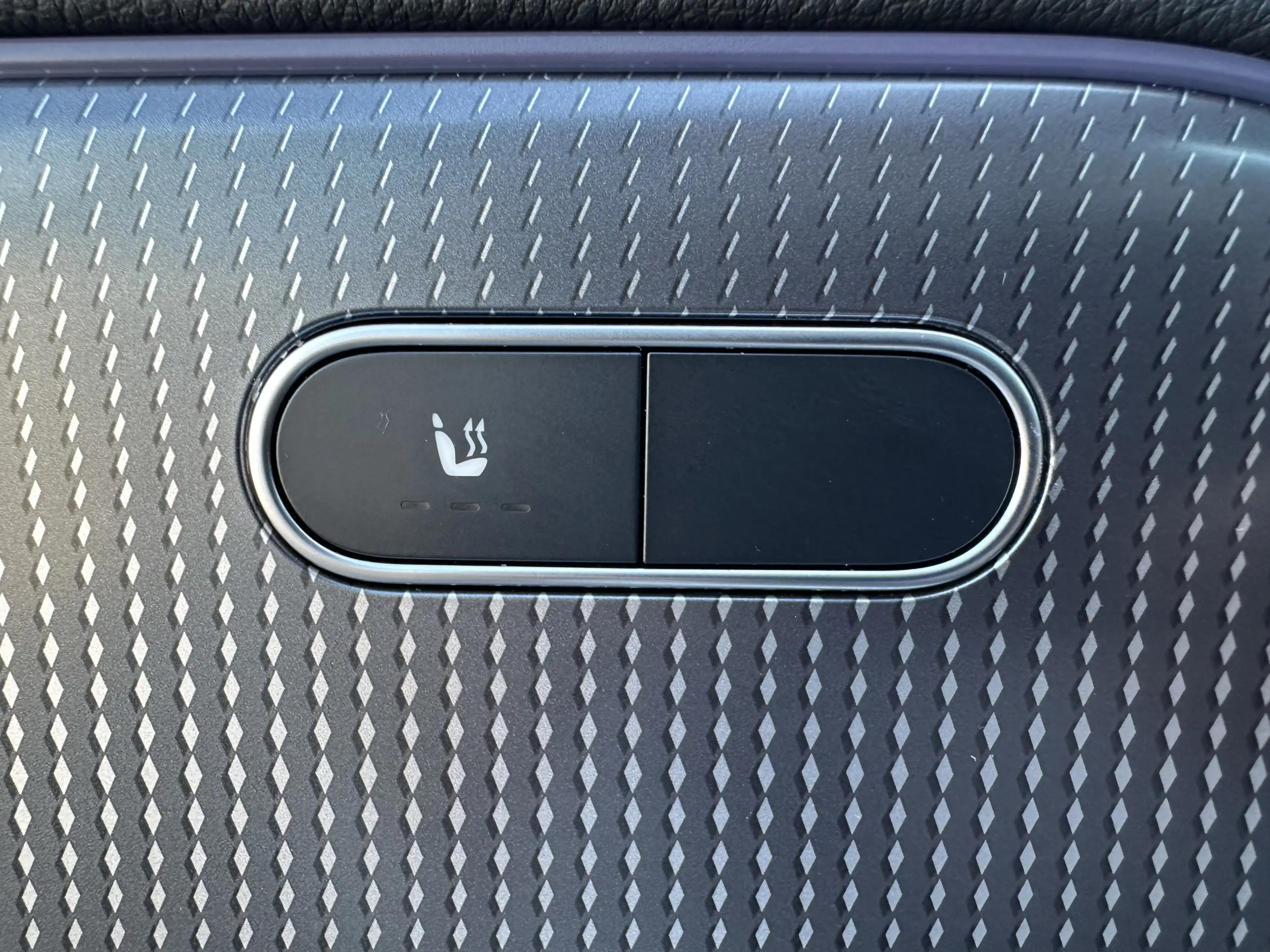 Mercedes-Benz EQB 300 Progressive 4Matic NAV+LED+KAMERA+TOTWINKEL — photo 18