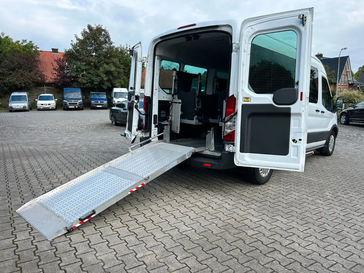 Ford Transit L3 Behinderteng/Schnierle/Rampe/Lift Weiß - 2