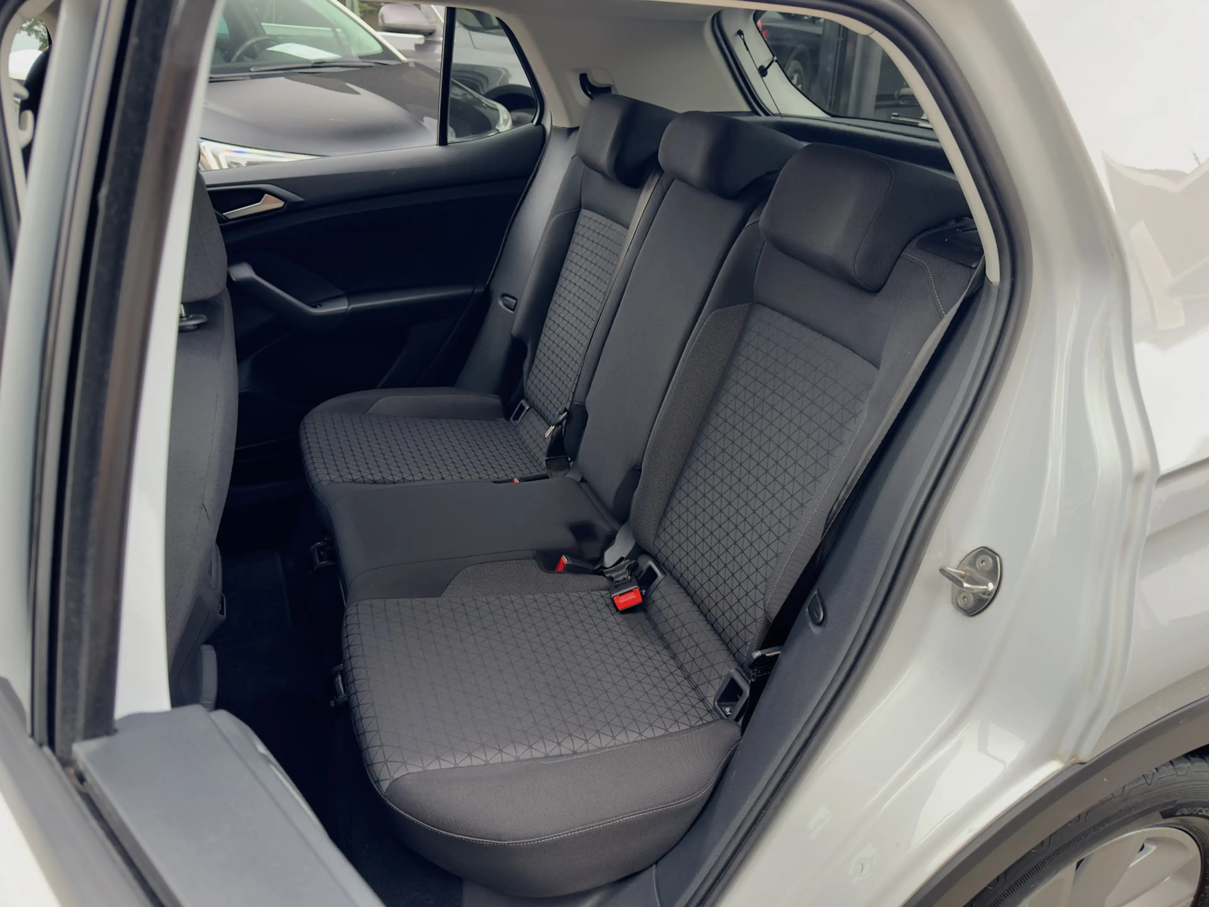 Volkswagen T-Cross 1.0 TSI LIFE NAVI APPLE-CARPLAY LED LMV PDC — photo 14