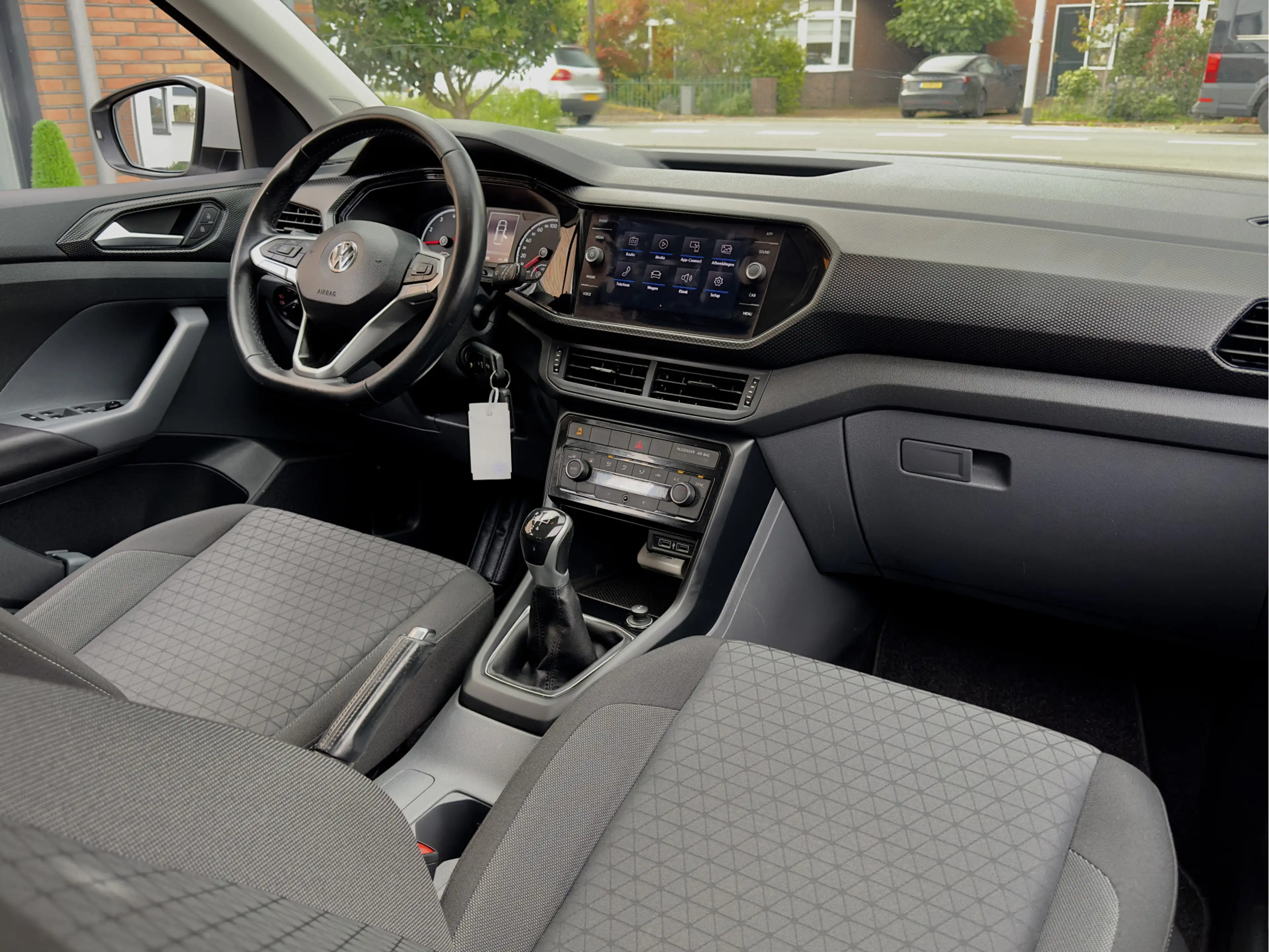 Volkswagen T-Cross 1.0 TSI LIFE NAVI APPLE-CARPLAY LED LMV PDC — photo 2