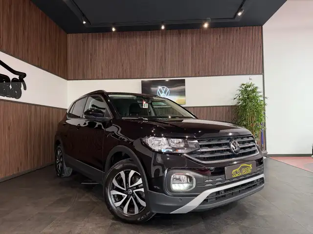 Volkswagen T-Cross view 3