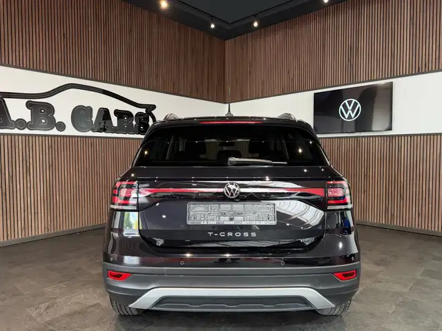 Volkswagen T-Cross view 5