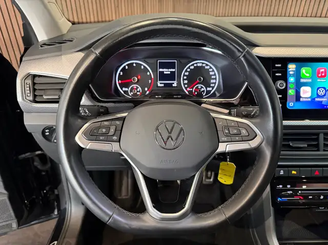 Volkswagen T-Cross view 11