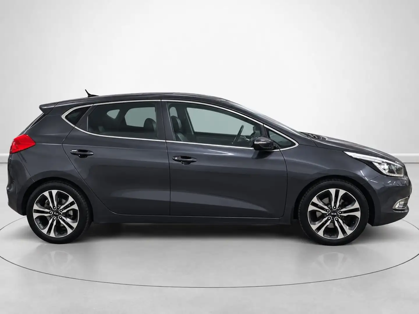Kia Ceed / cee'd 1.6CRDi Emotion Aut. Gris - 2