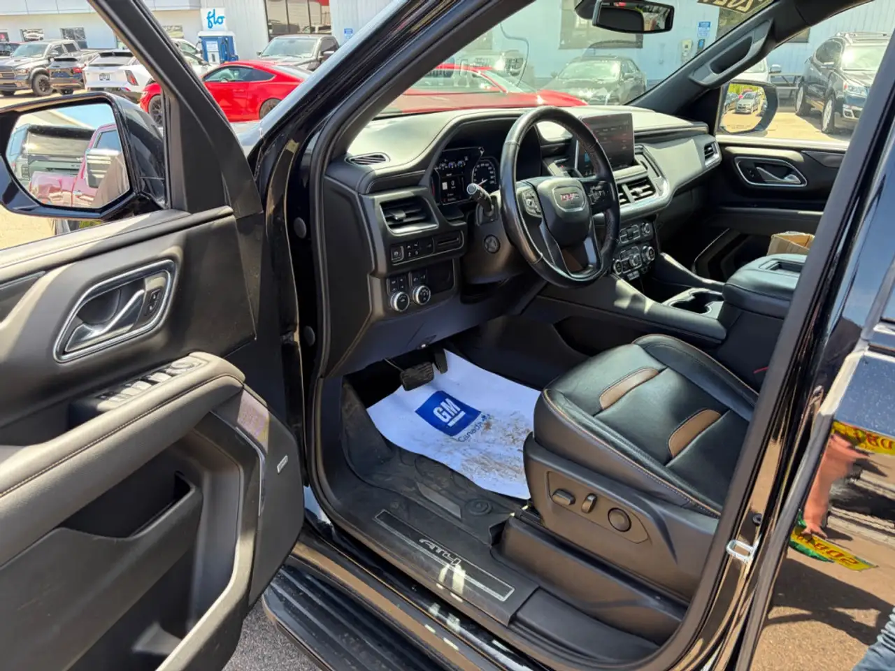 GMC Yukon снимка GMC Yukon