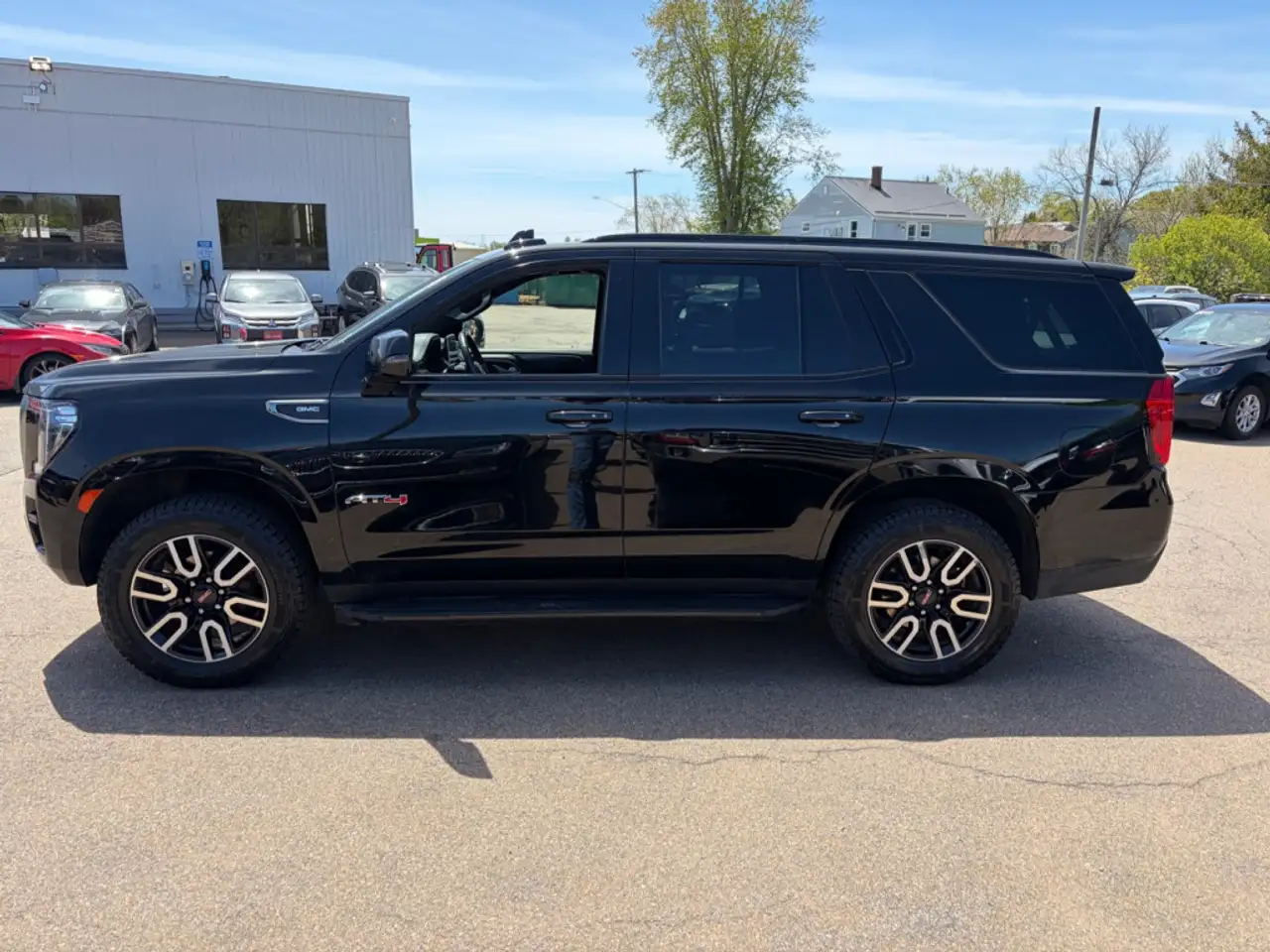 GMC Yukon снимка GMC Yukon