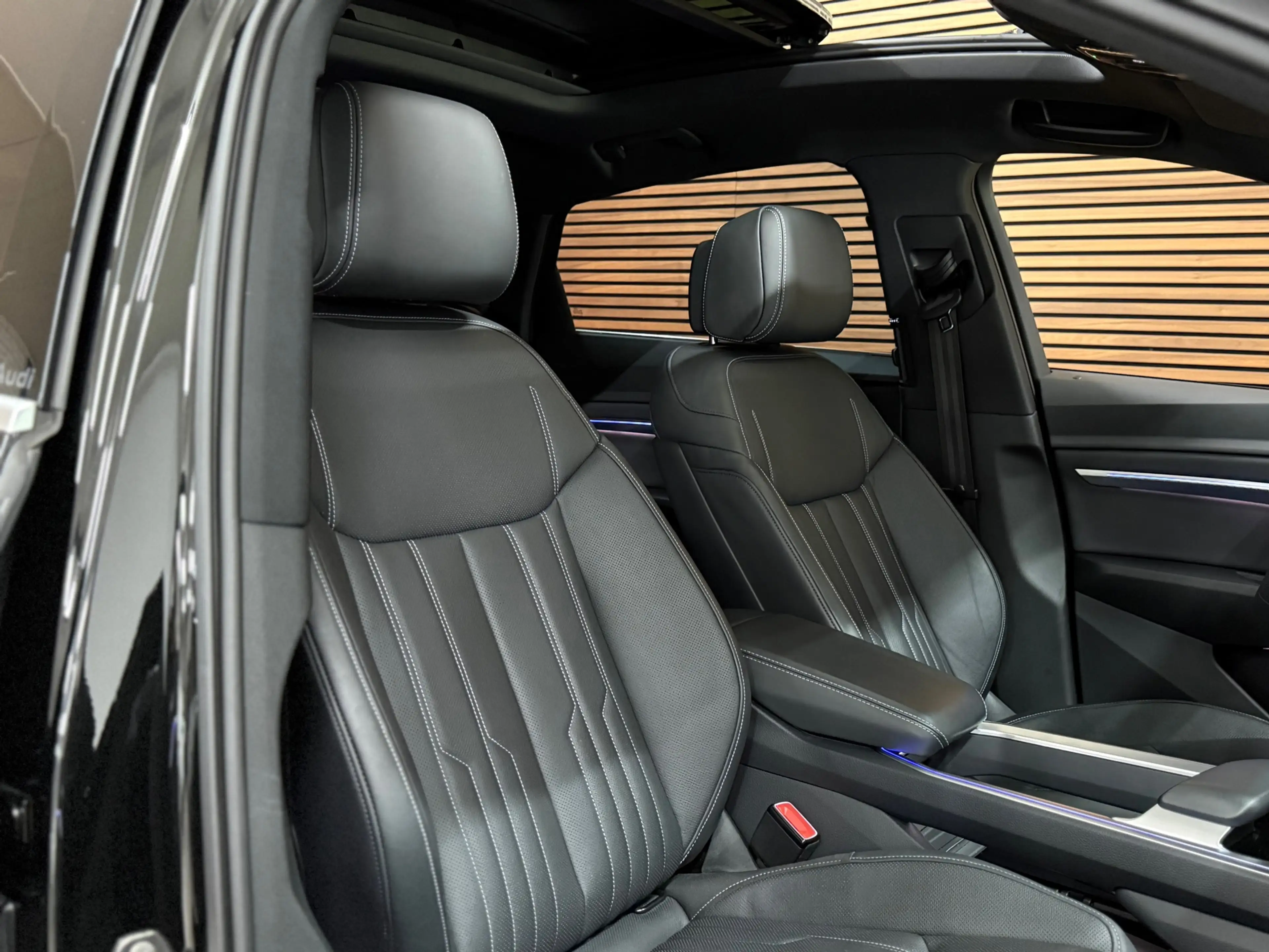 Audi Q8 e-tron Sportback 50 quattro S Edition 95 kWh | Pano | B&O — photo 3