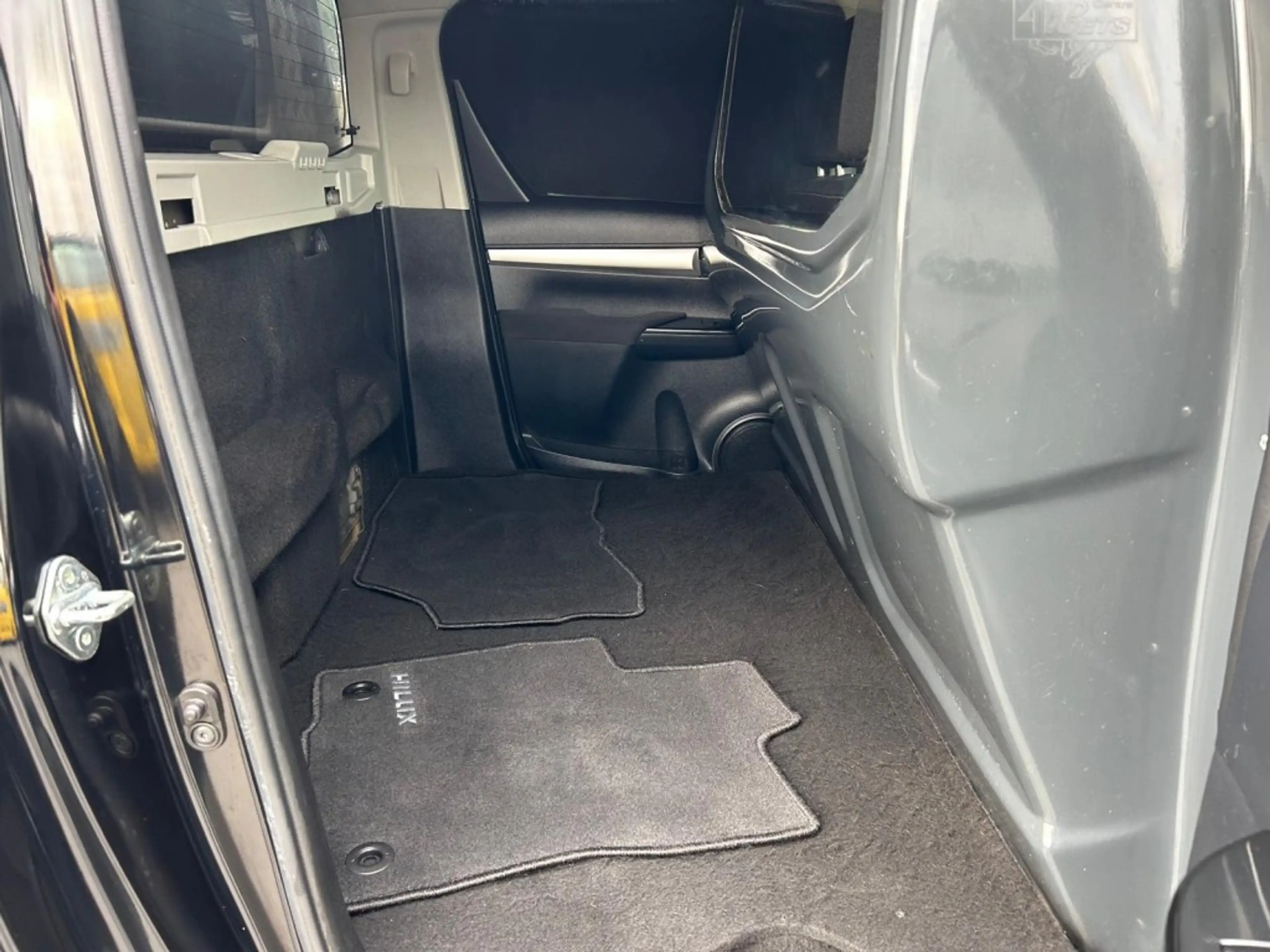 Toyota Hilux 2.4 D-4D COMFORT, Trekhaak, Cruise, Lane — photo 10