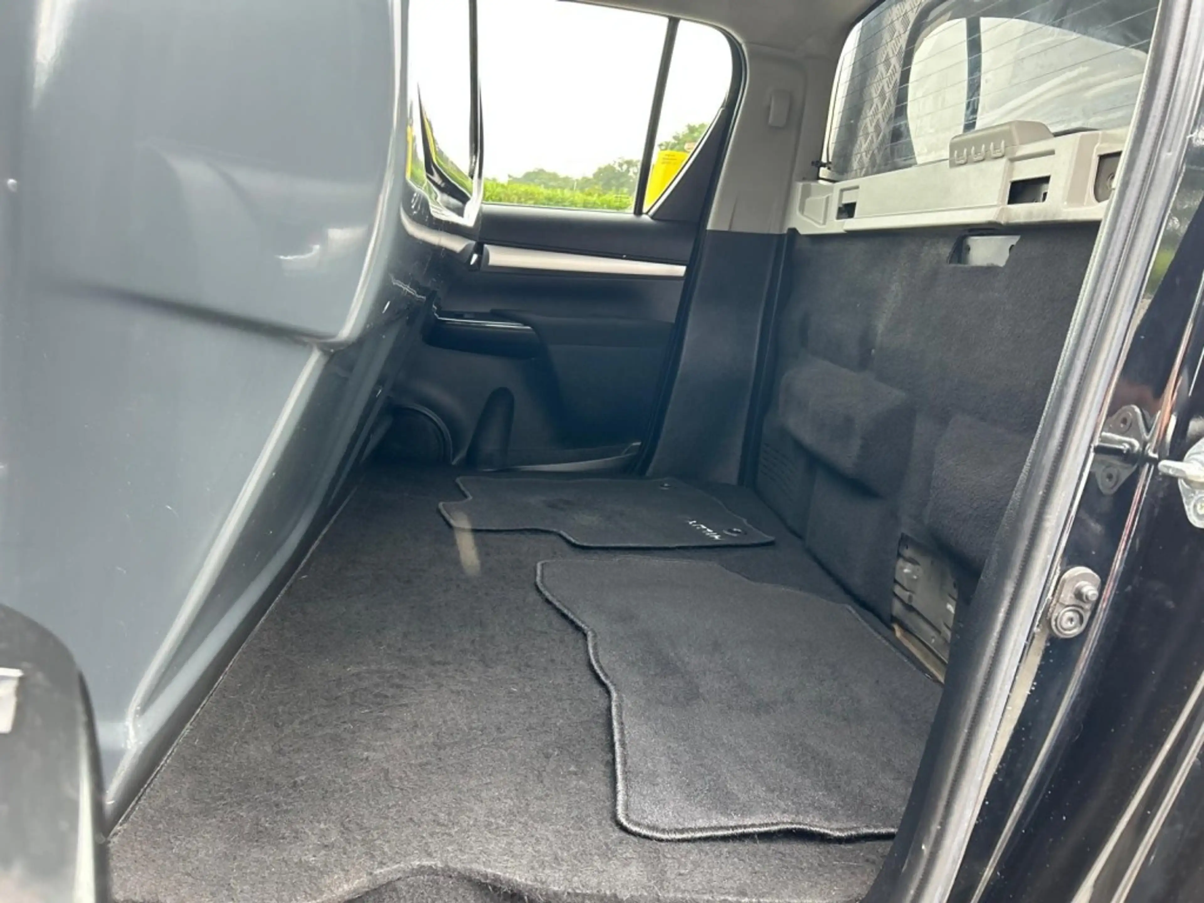 Toyota Hilux 2.4 D-4D COMFORT, Trekhaak, Cruise, Lane — photo 11