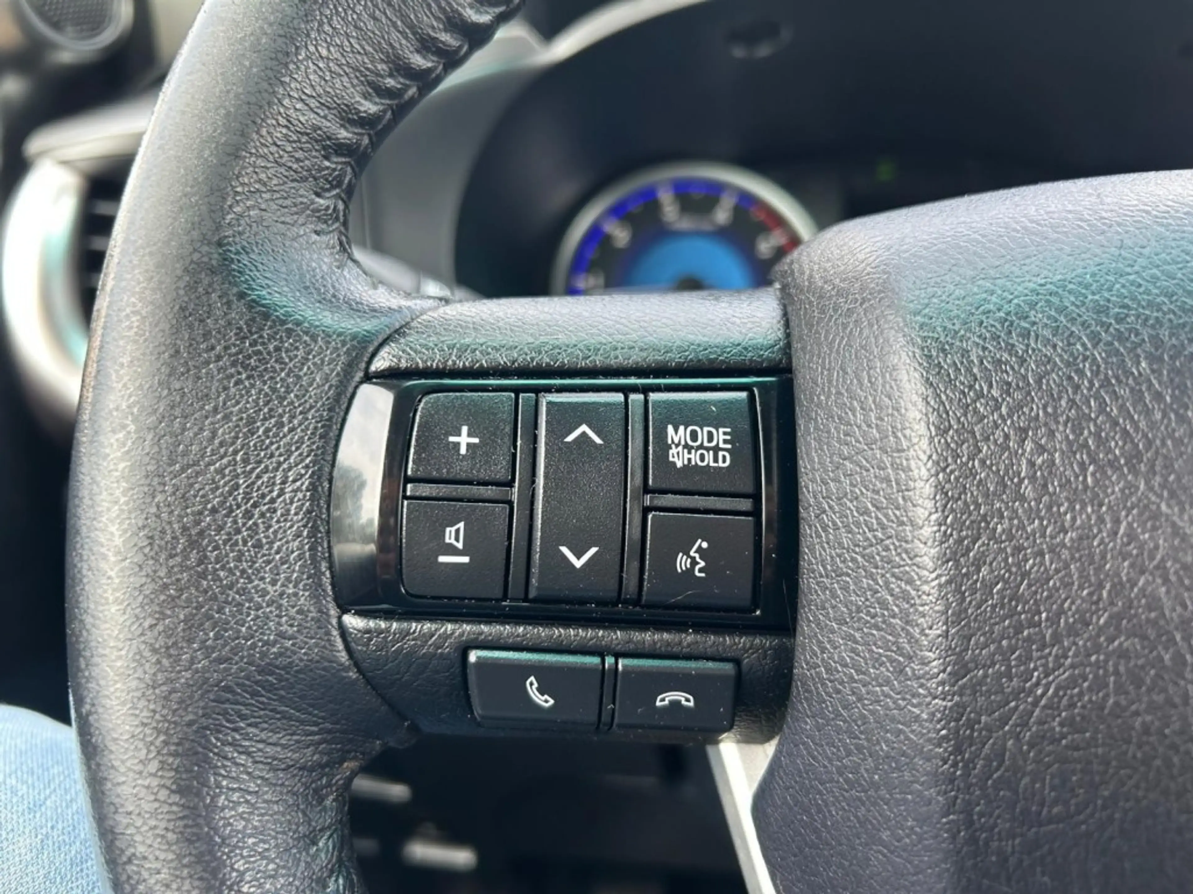 Toyota Hilux 2.4 D-4D COMFORT, Trekhaak, Cruise, Lane — photo 14