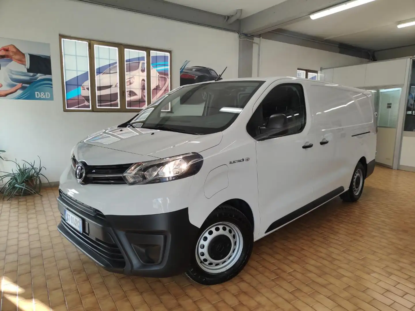 Toyota Proace Electric 75kWh prezzo reale 23900 +IVA Bianco - 1