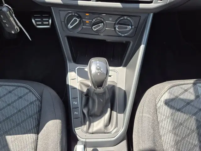Volkswagen Polo view 6