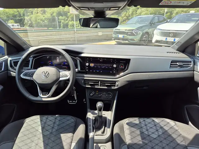 Volkswagen Polo view 5