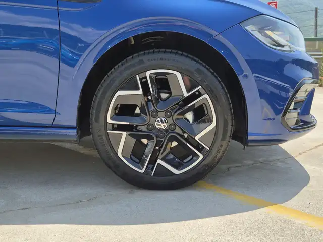 Volkswagen Polo view 8