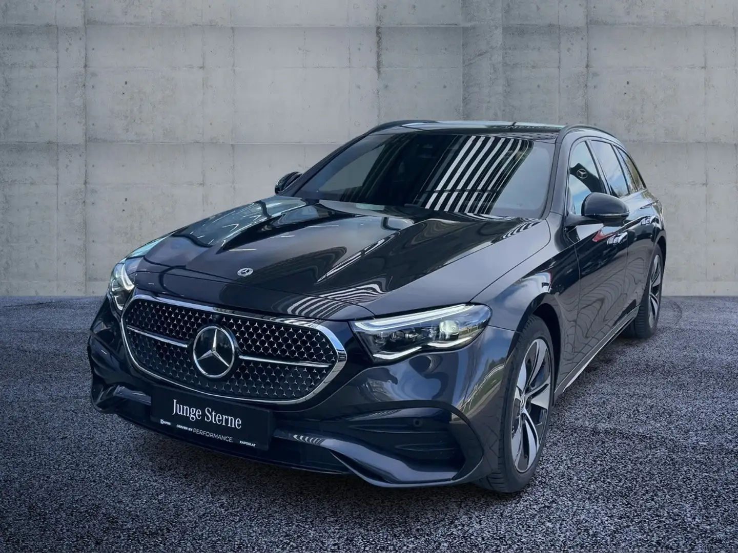 Mercedes-Benz E 300 de 4MATIC T-Modell mit EQ Hybrid Technologie Öster Grau - 2