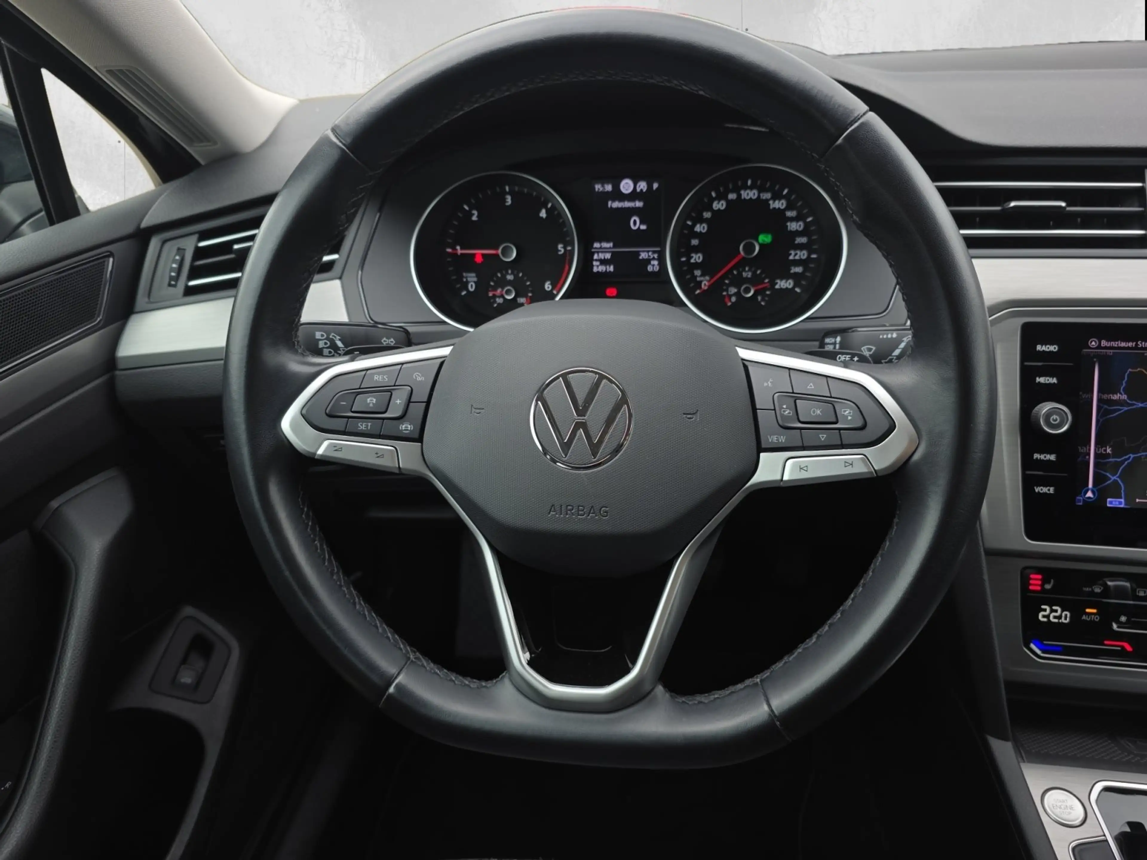 Volkswagen Passat Variant 2.0 TDI DSG NAVI/AHK/LED/KAMERA — photo 13