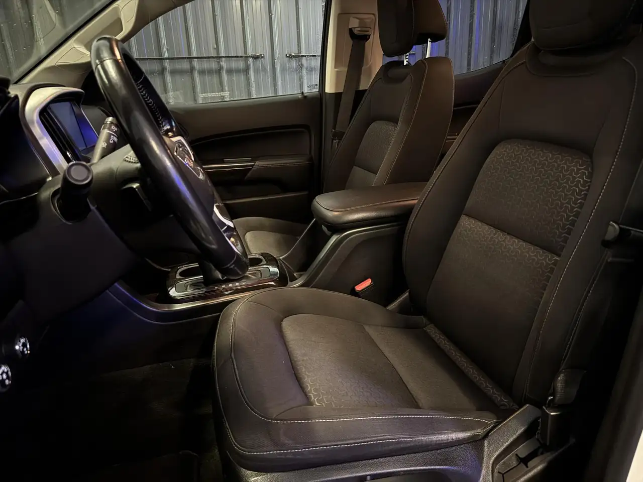 GMC Canyon photo GMC Canyon