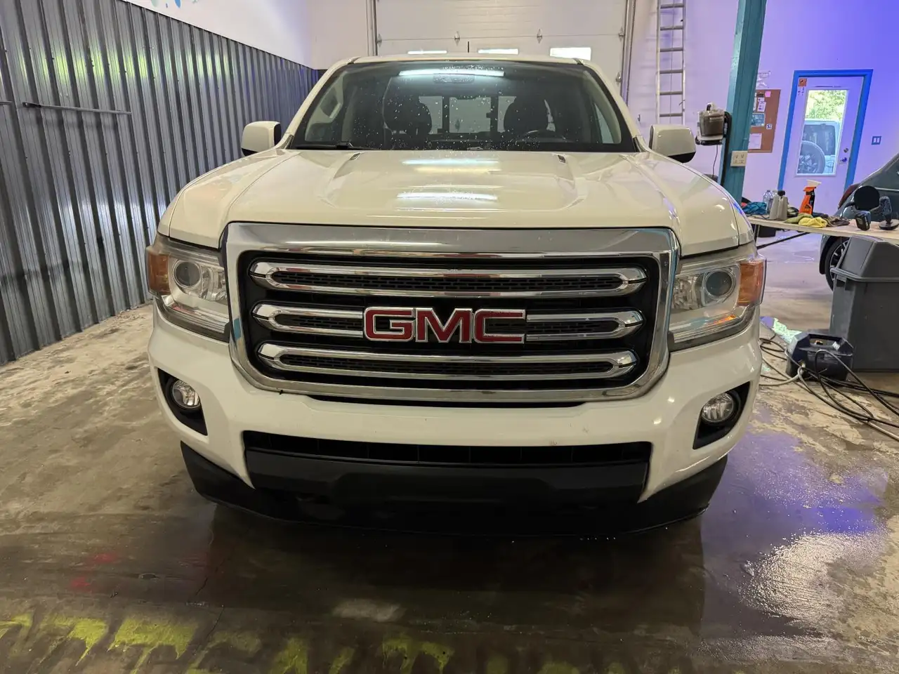 GMC Canyon photo GMC Canyon