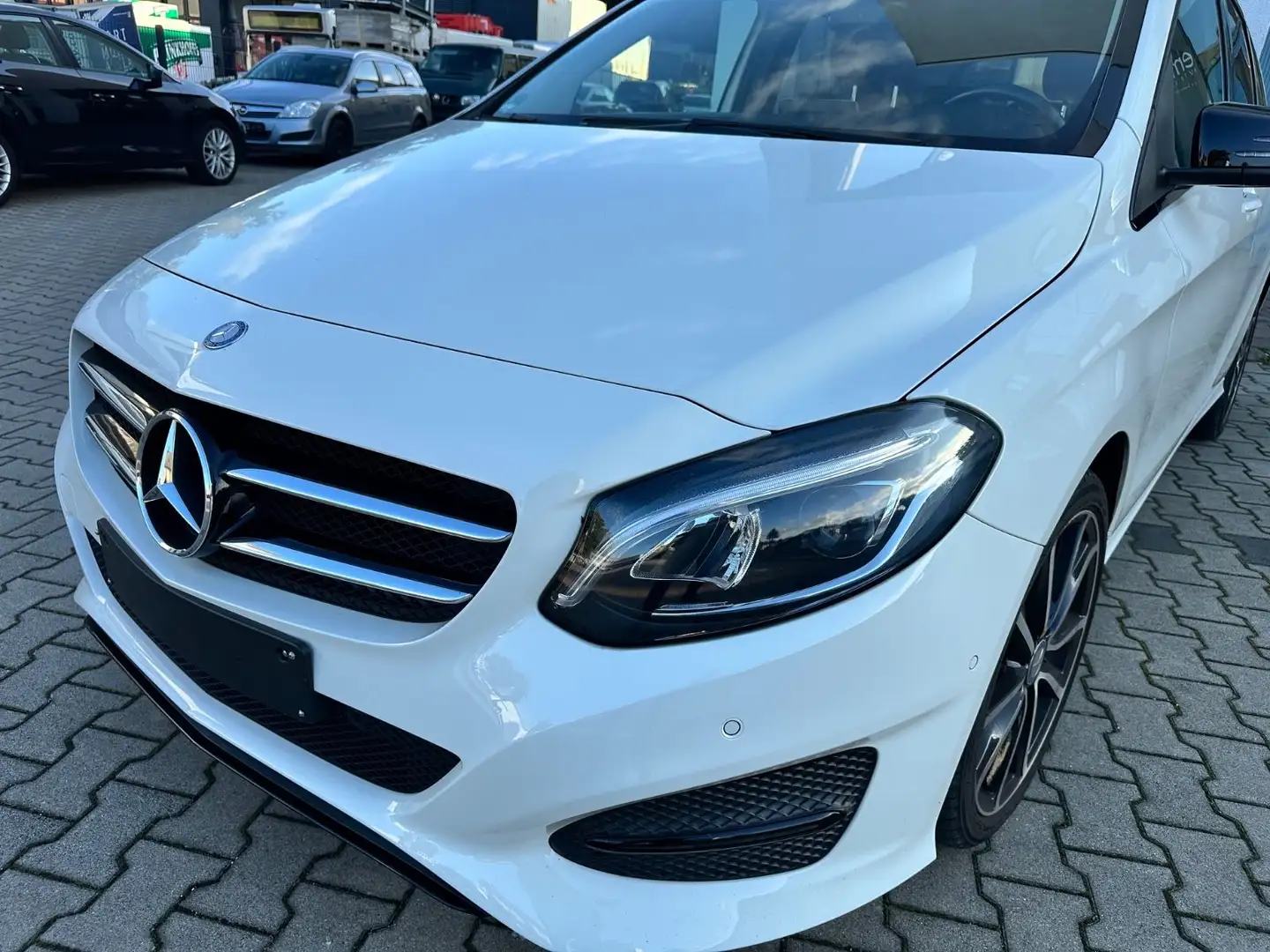 Mercedes-Benz B 180 1.6 * TÜV Neu * Navi * Weiß - 2