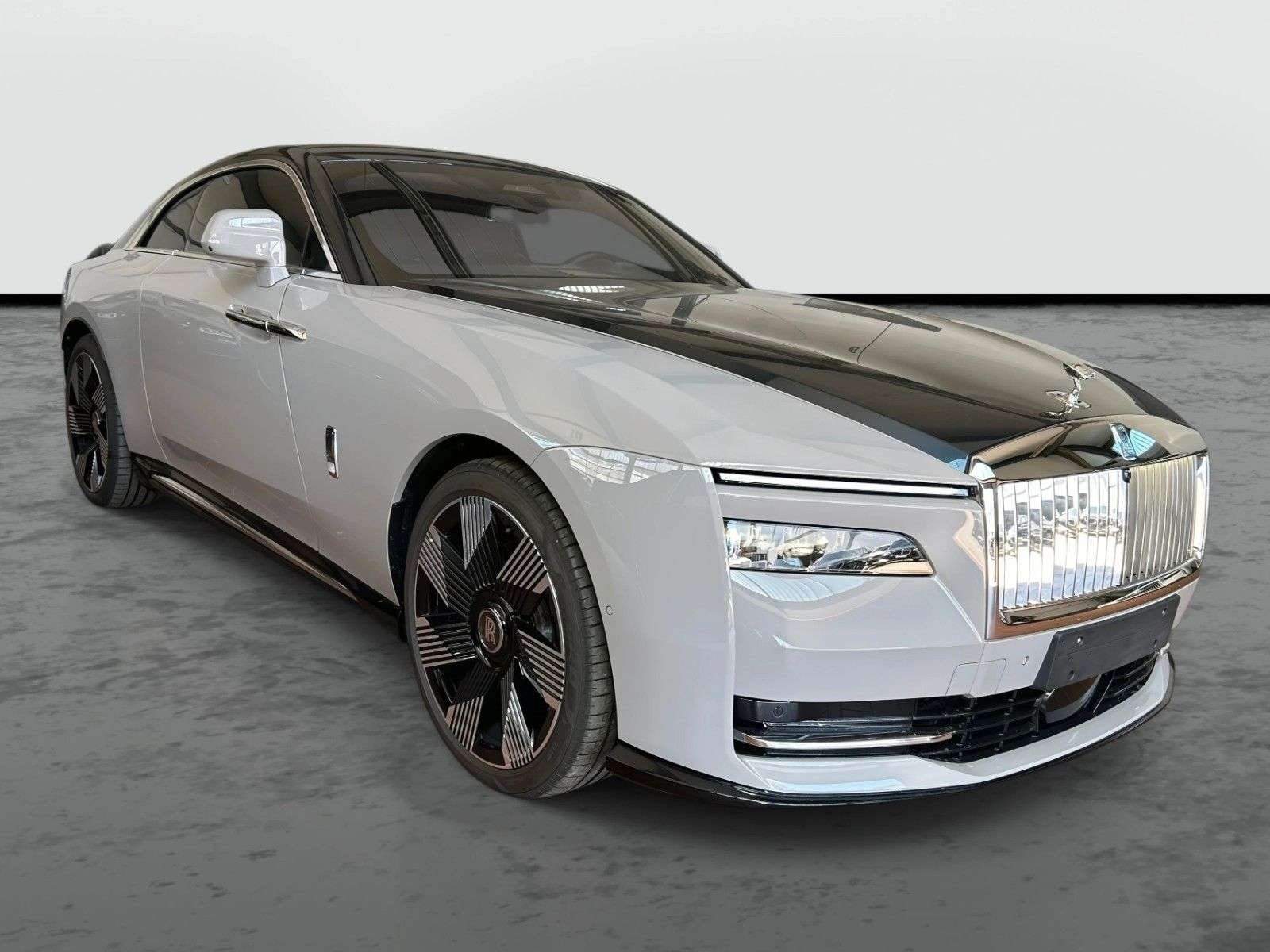 Second hand Rolls Royce Spectre 