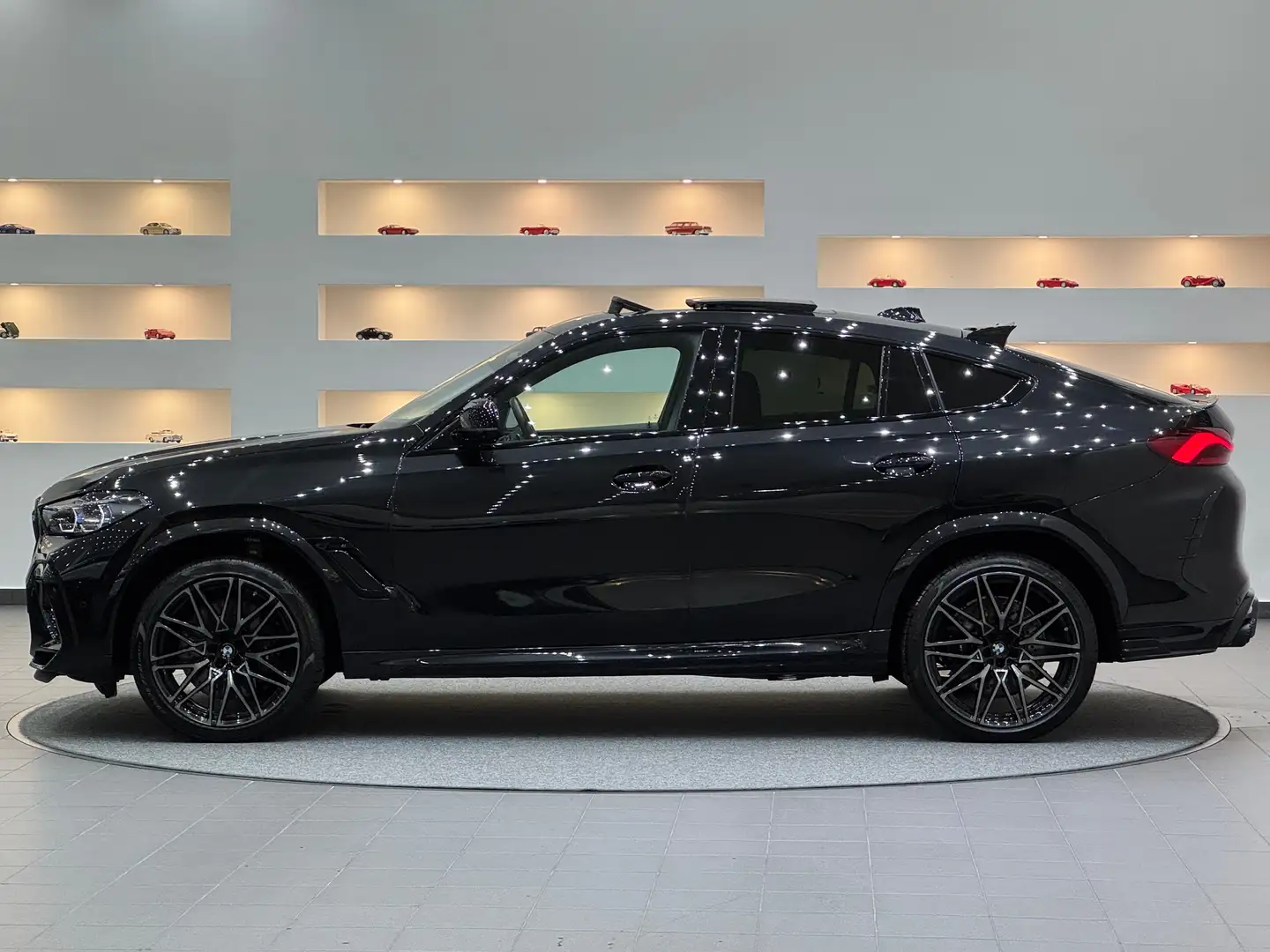 BMW X6 M Competition *SKY-Lounge*Laser*Bowers & Wilkins*1.Besitz* Schwarz - 2