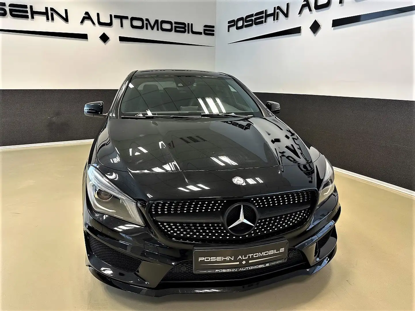 Mercedes-Benz CLA 200 AMG-Line Carbon Navi Bi-Xenon Leder Panorama Noir - 2