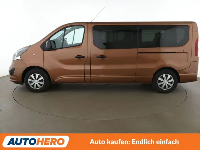 Opel Vivaro view 3