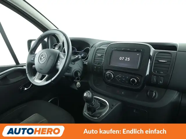 Opel Vivaro view 13