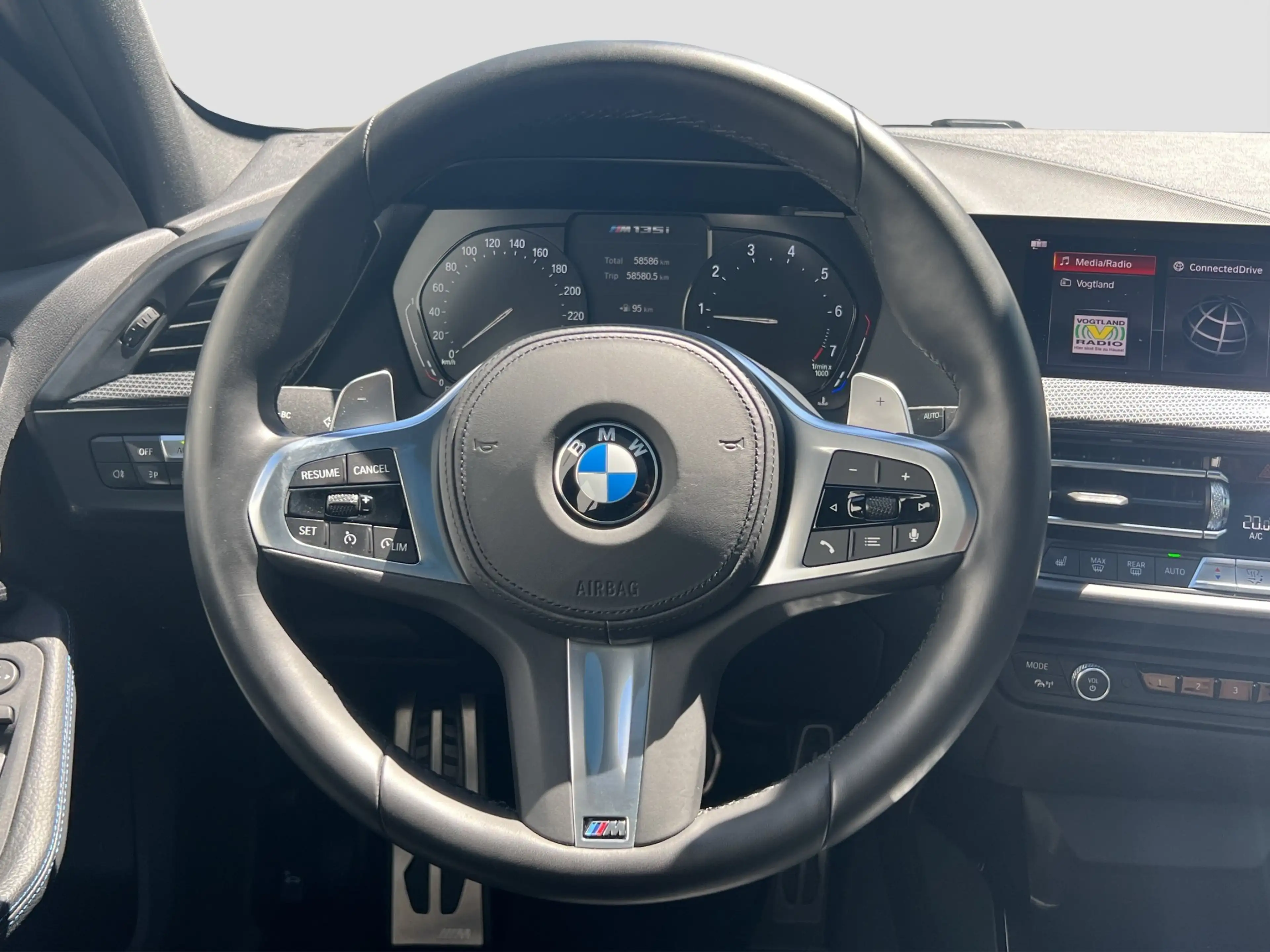 BMW M1 i xDrive ad. Fw. Apple PanoSD SpurAss Temp. — photo 13