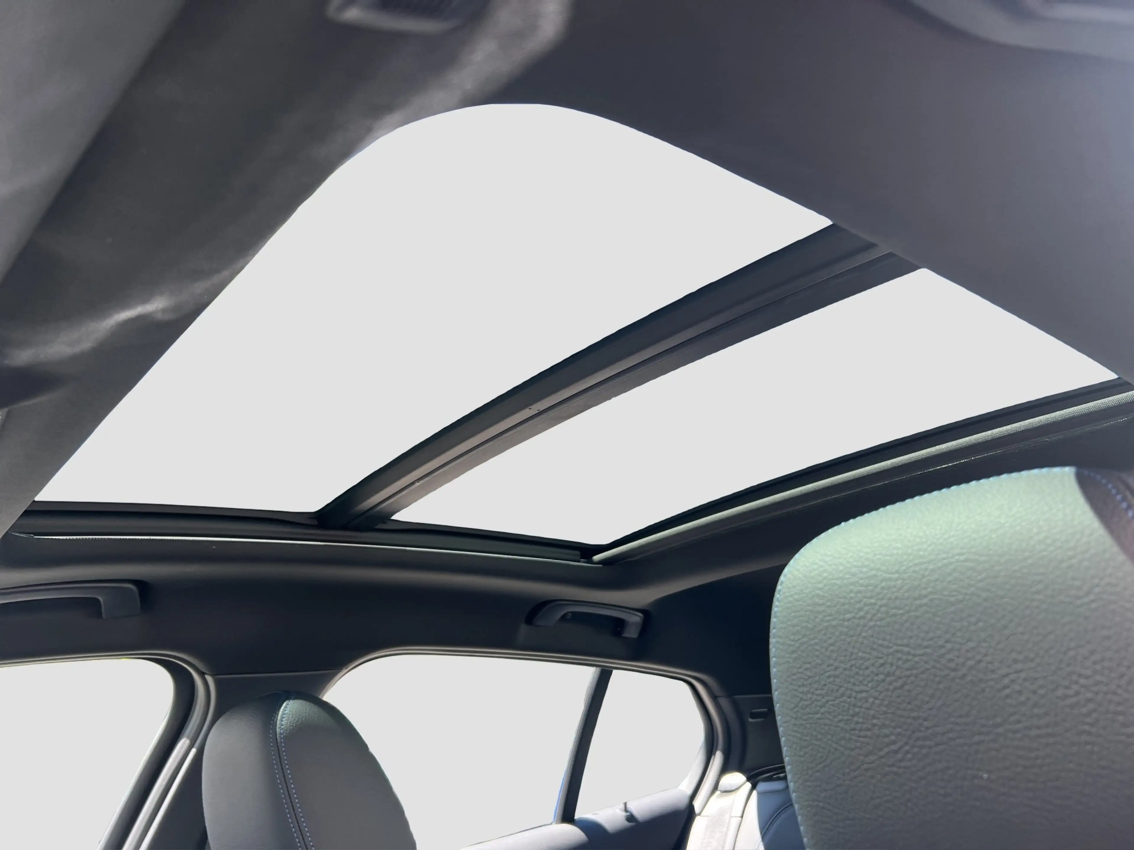 BMW M1 i xDrive ad. Fw. Apple PanoSD SpurAss Temp. — photo 18