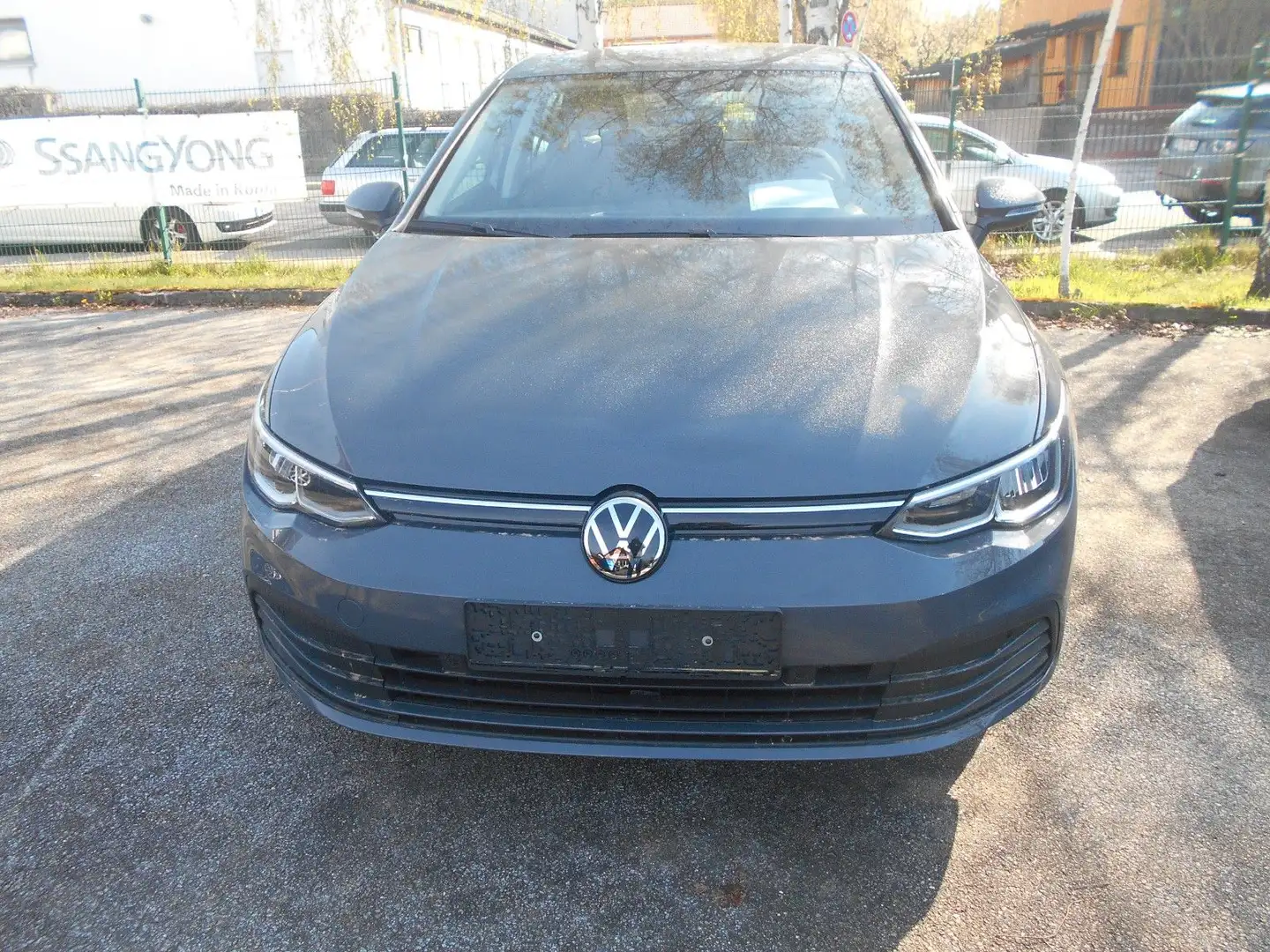 Volkswagen Golf VIII Lim. Life eTSI Grau - 1