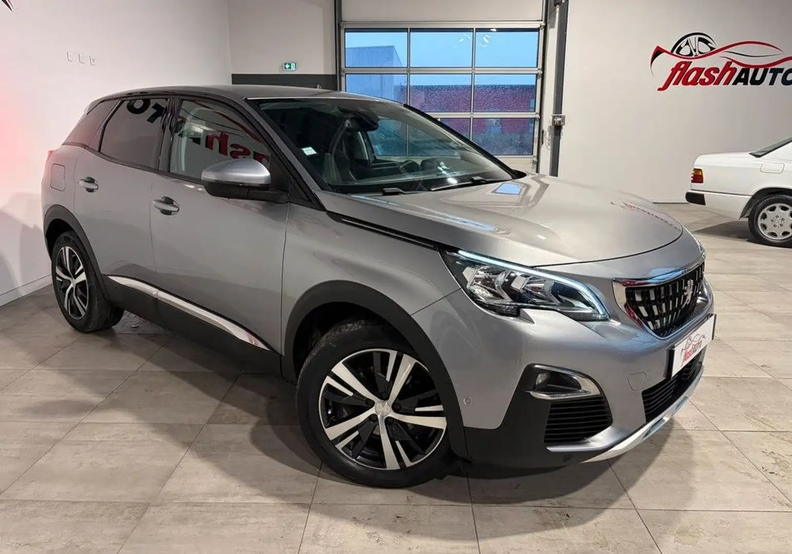 Peugeot 3008 II THP S&S 130cv ALLURE-2017 Gris - 2
