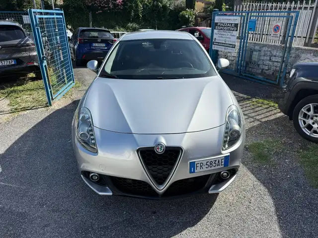 Alfa Romeo Giulietta view 6