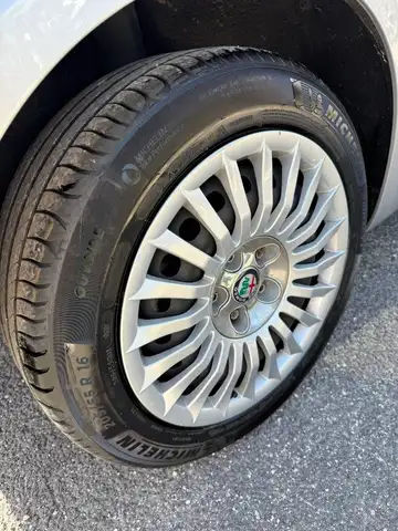 Alfa Romeo Giulietta view 11