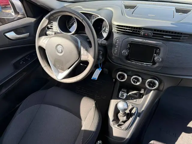 Alfa Romeo Giulietta view 10