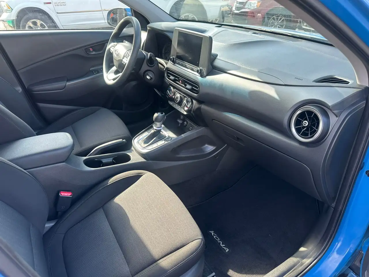 Hyundai KONA снимка Hyundai KONA