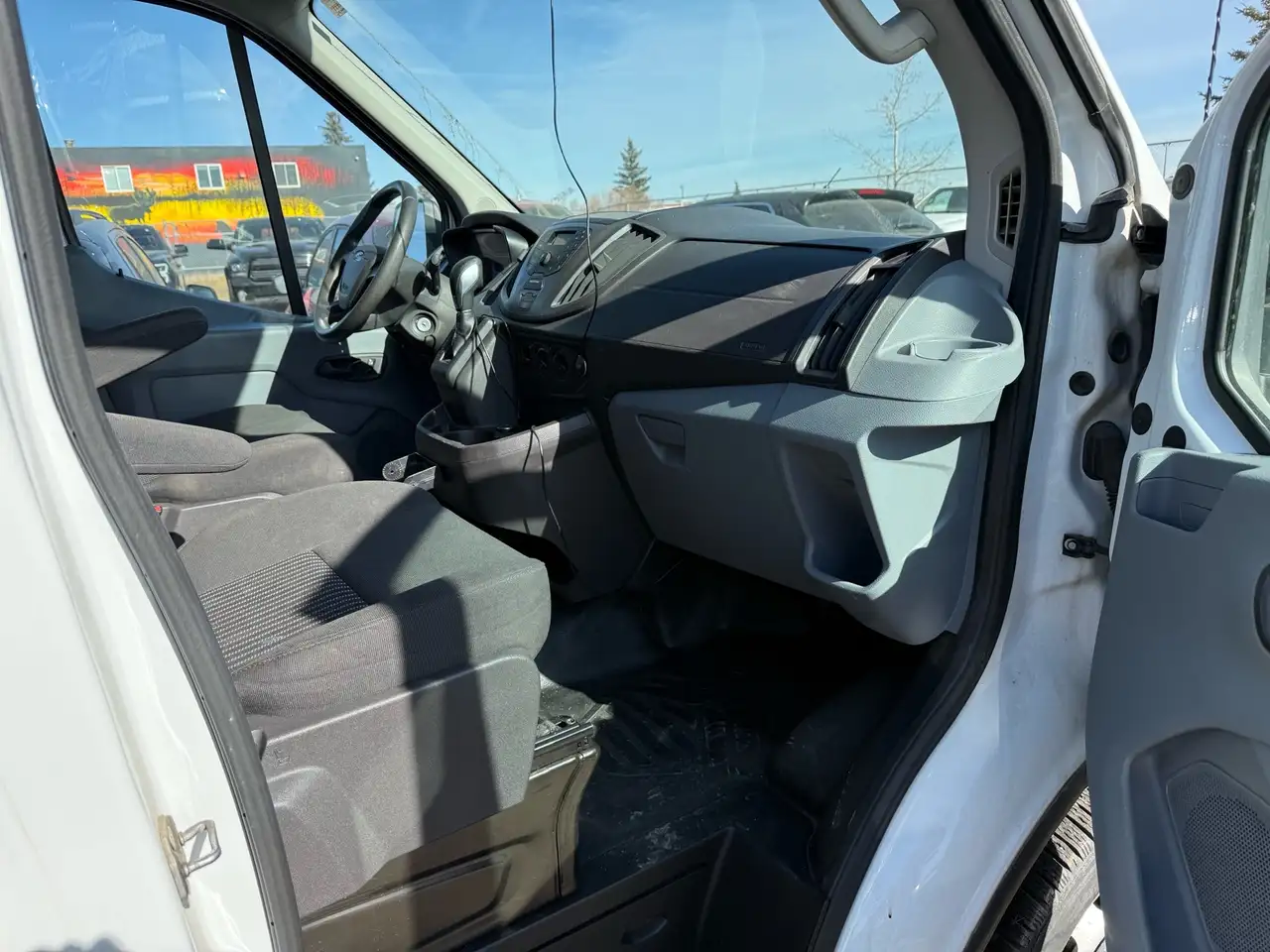 Ford Transit Cargo Van снимка Ford Transit Cargo Van