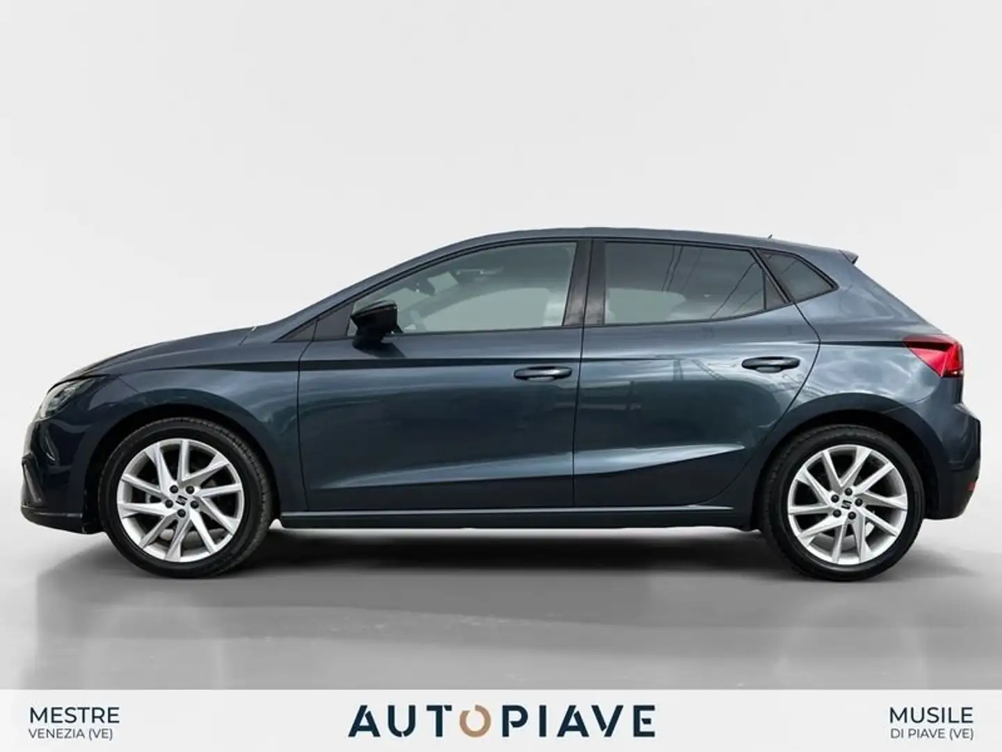 SEAT Ibiza 1.0 EcoTSI 95 CV 5 porte FR Grigio - 2