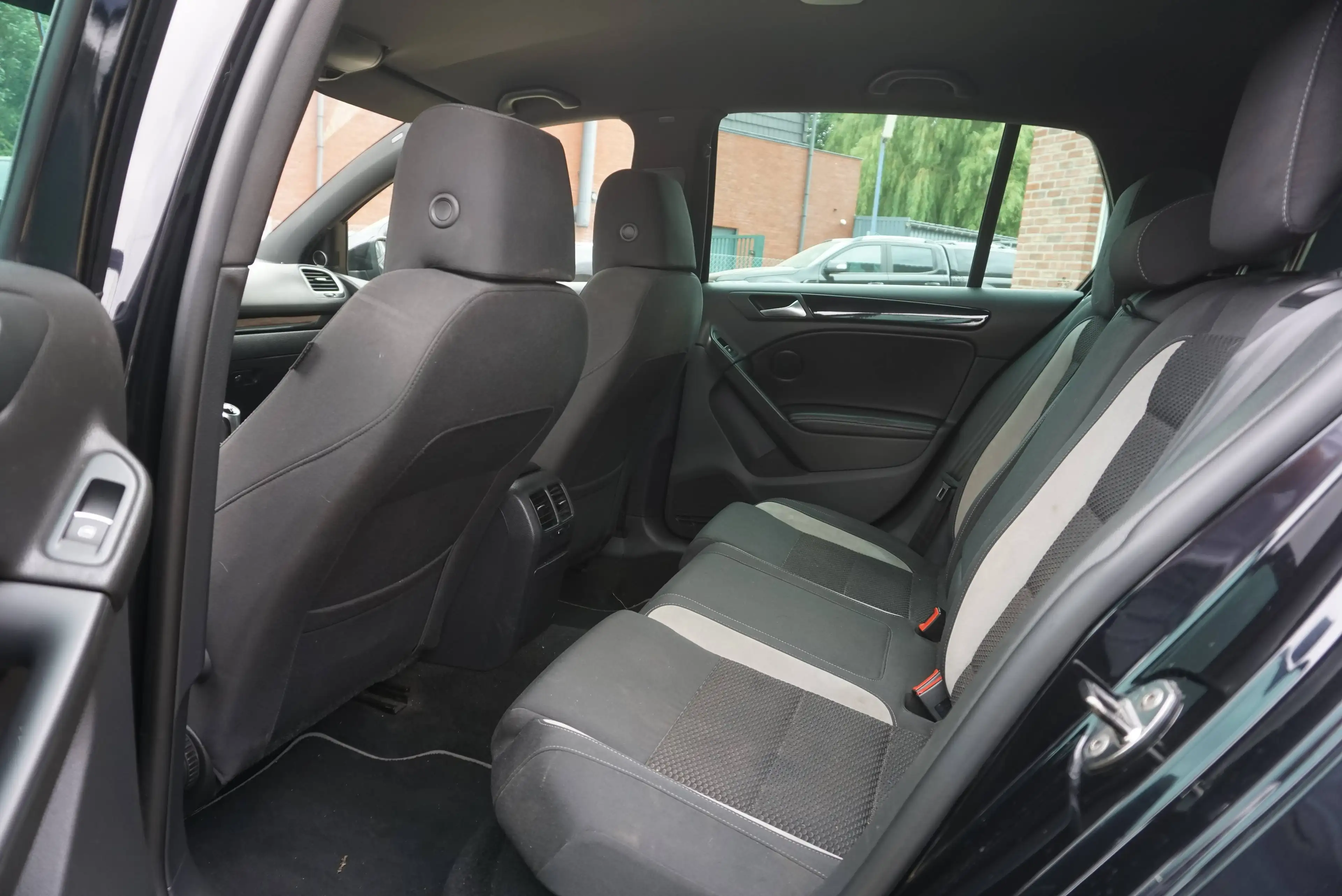 Volkswagen Golf R 2.0 TSI 4Motion BI-XENON DYNAUDIO CLIMTRONIC CRUISE — photo 11