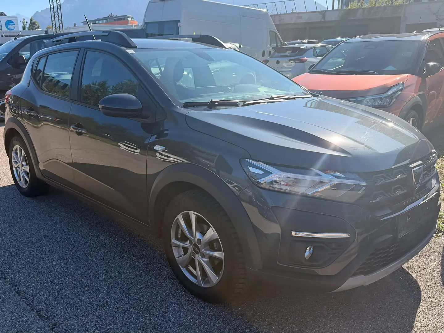 Dacia Sandero Sandero Stepway Comfort TCe 90 Grau - 1