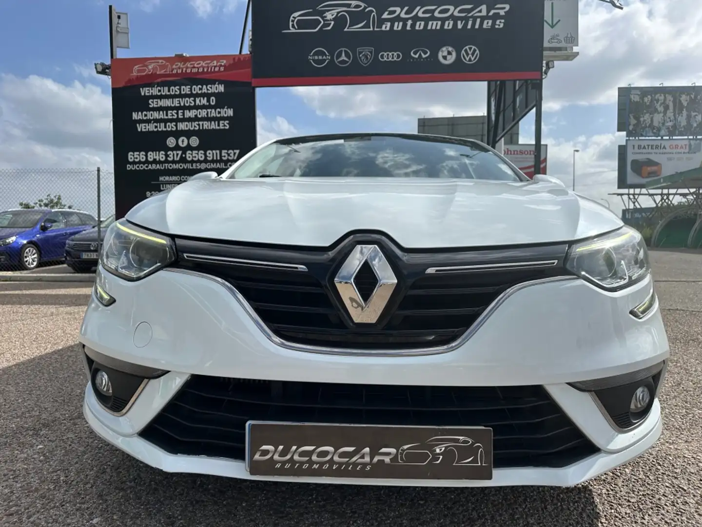 Renault Megane 1.5dCi Blue Business 85kW Weiß - 1