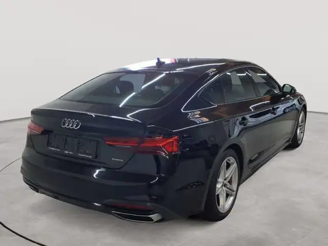 Audi A5 view 4
