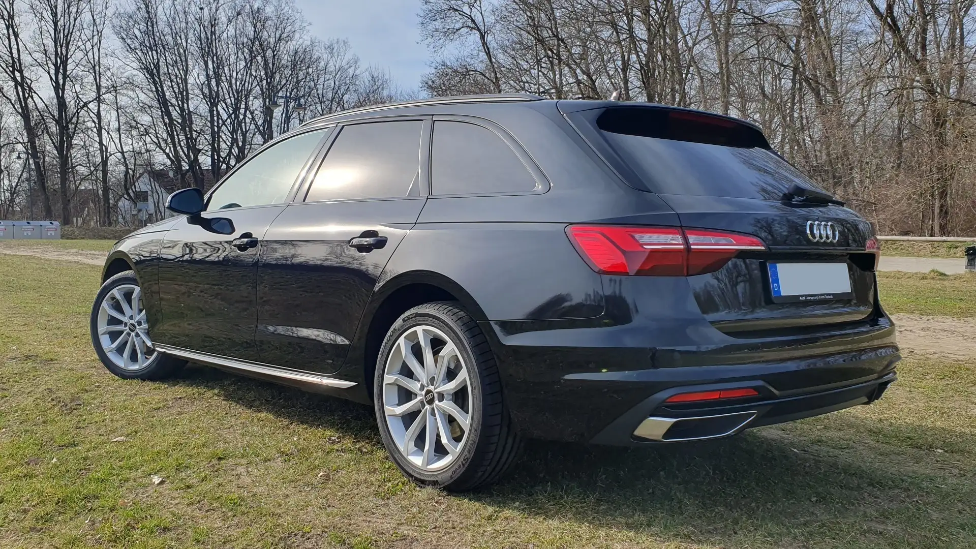 Audi A4 35 TFSI advanced Schwarz - 2