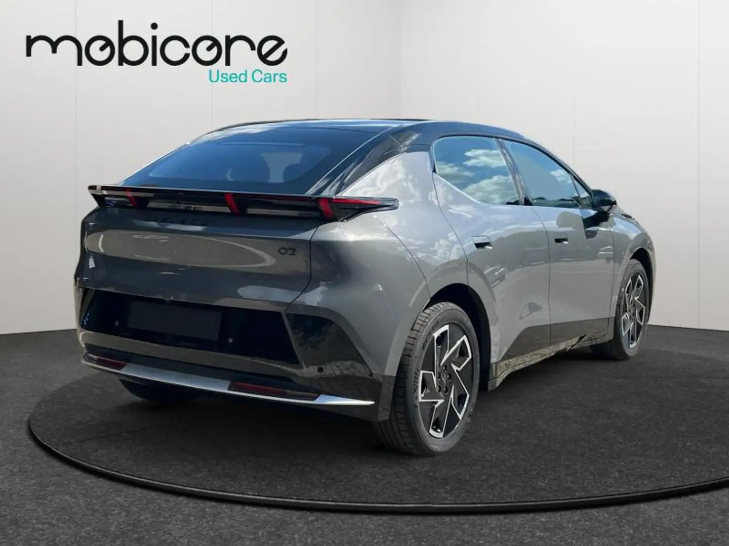 Lynk & Co 02 Core Szürke - 2