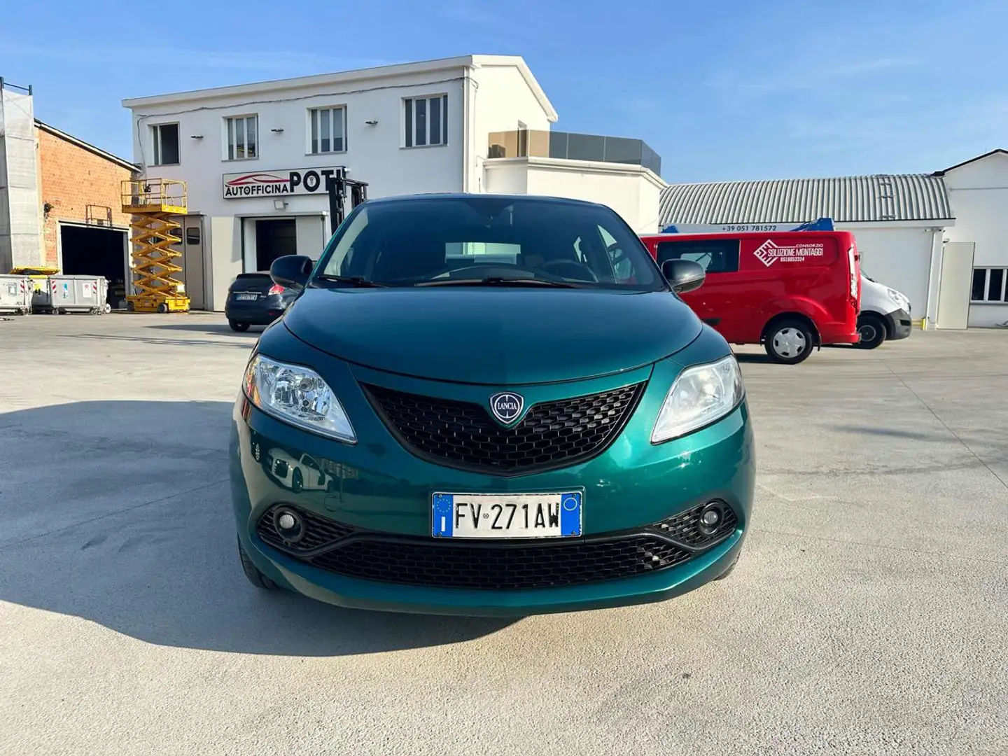Lancia Ypsilon 1.2 69 CV 5 porte S&S Gold OK NEOPATENTATO Vert - 2