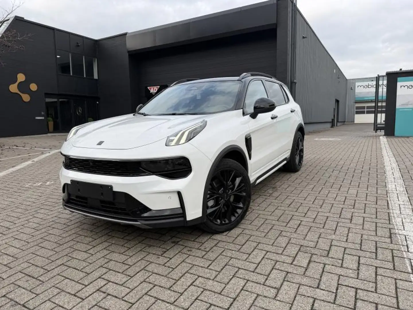 Lynk & Co 01 more Blanc - 1