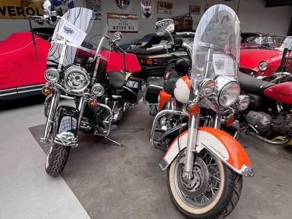 Harley-Davidson Road King Classic  ( 2 stuks !! )