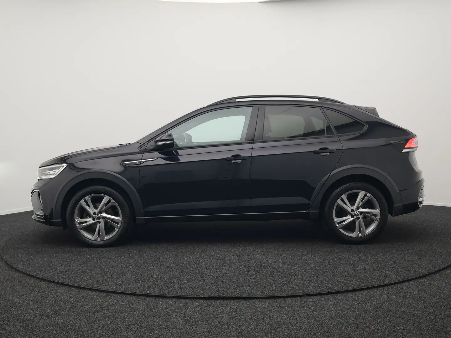Volkswagen Taigo TSI 2 x R-Line 110pk DSG Dealer O.H | IQ Light | A Zwart - 2