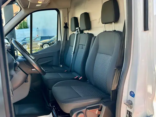 Ford Transit view 14