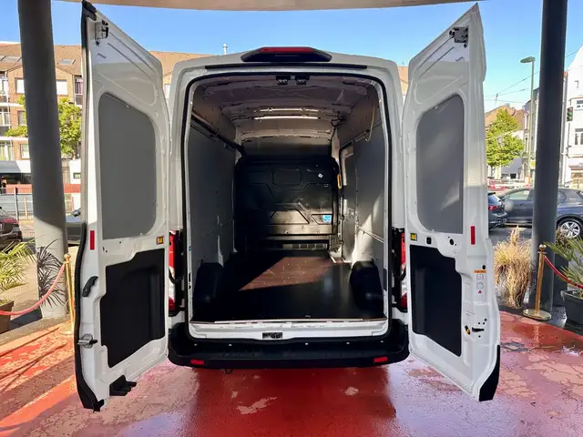 Ford Transit view 5